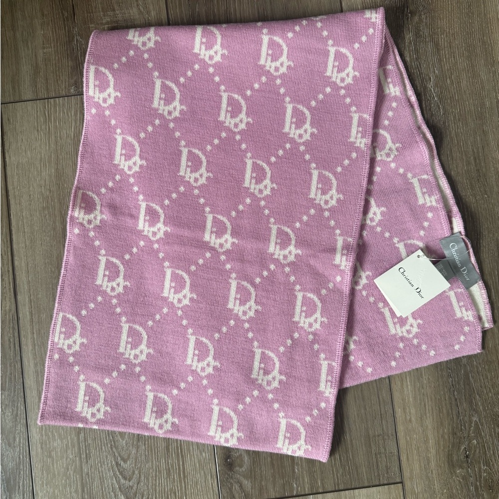 👛👛Dior Pink Trotter Scarf